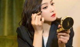 美妆博主爆料娱乐圈,揭秘明星化妆台的秘密！